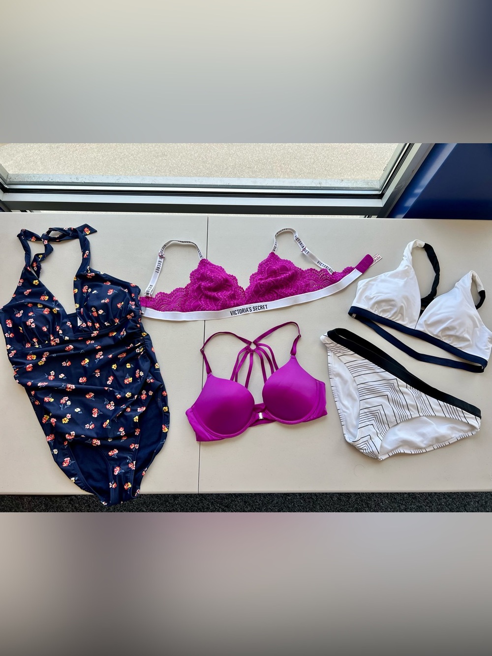 WOMEN’S (L) SWIMSUIT & BRA BUNDLE NWOT